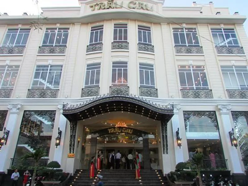 Nha Hang Trau Cau