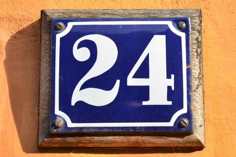 24 Nghĩa Là Gì