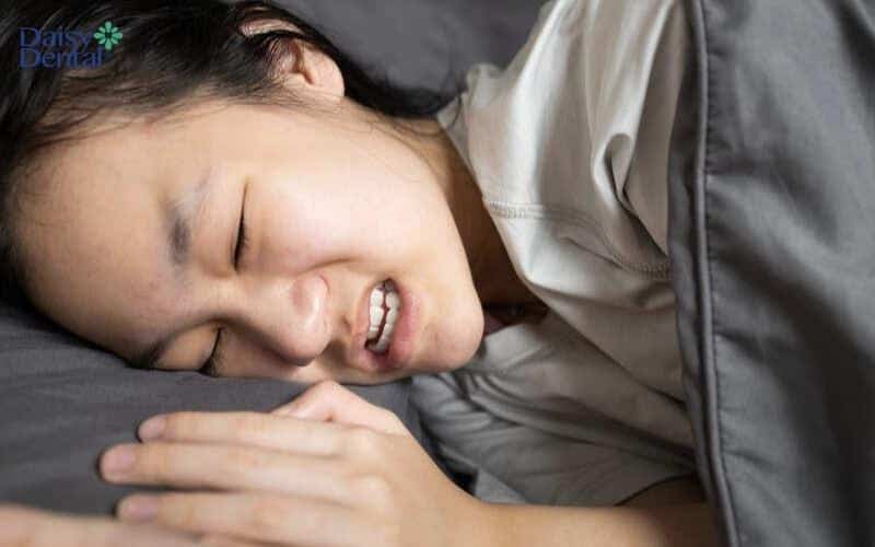Ngủ Nghiến Răng Tâm Linh